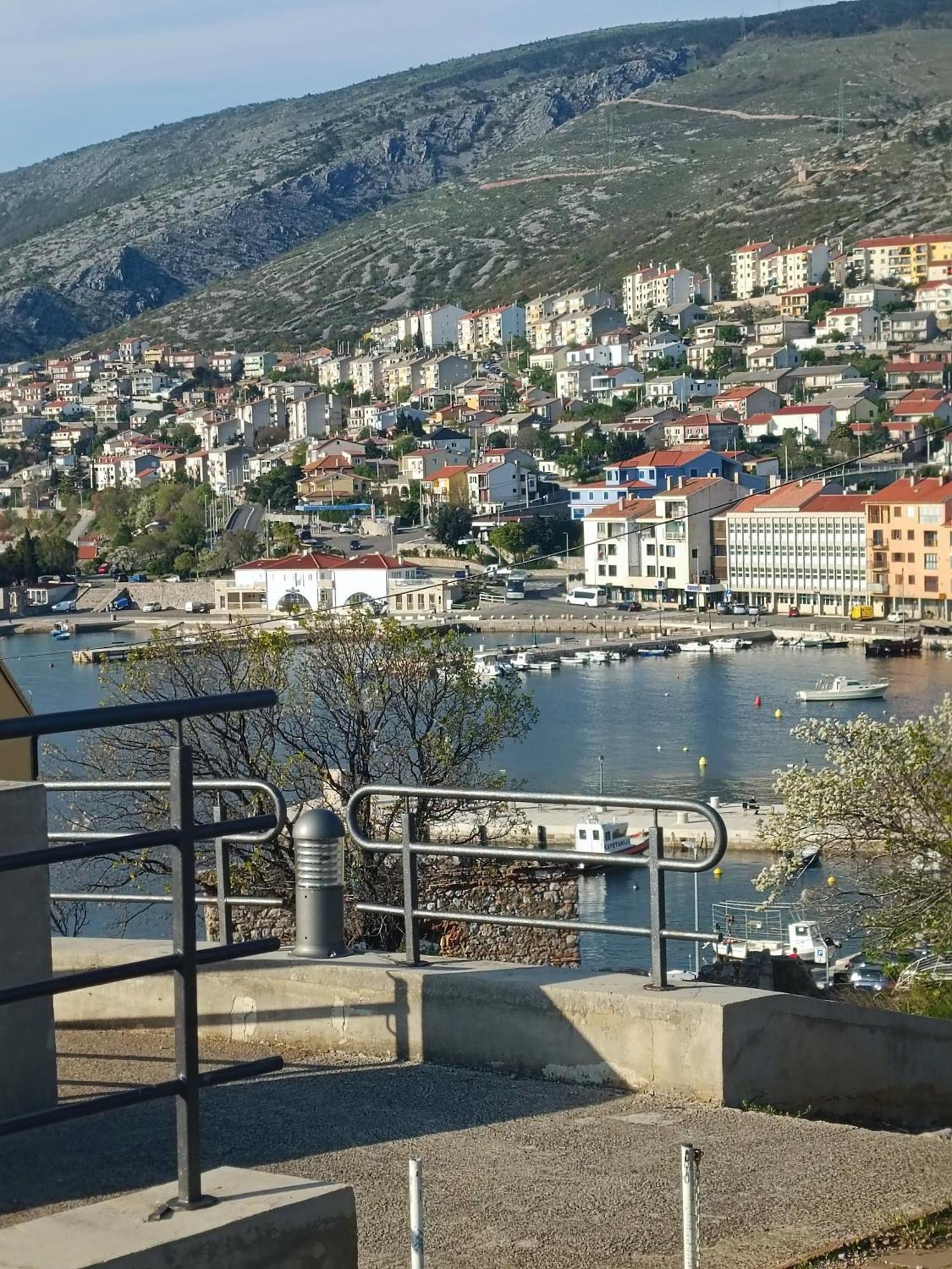 Guesthouse Martina Senj  Bagian luar foto