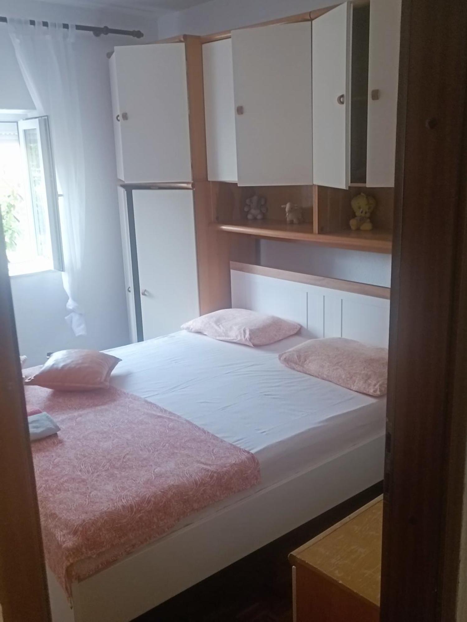 Guesthouse Martina Senj  Bagian luar foto